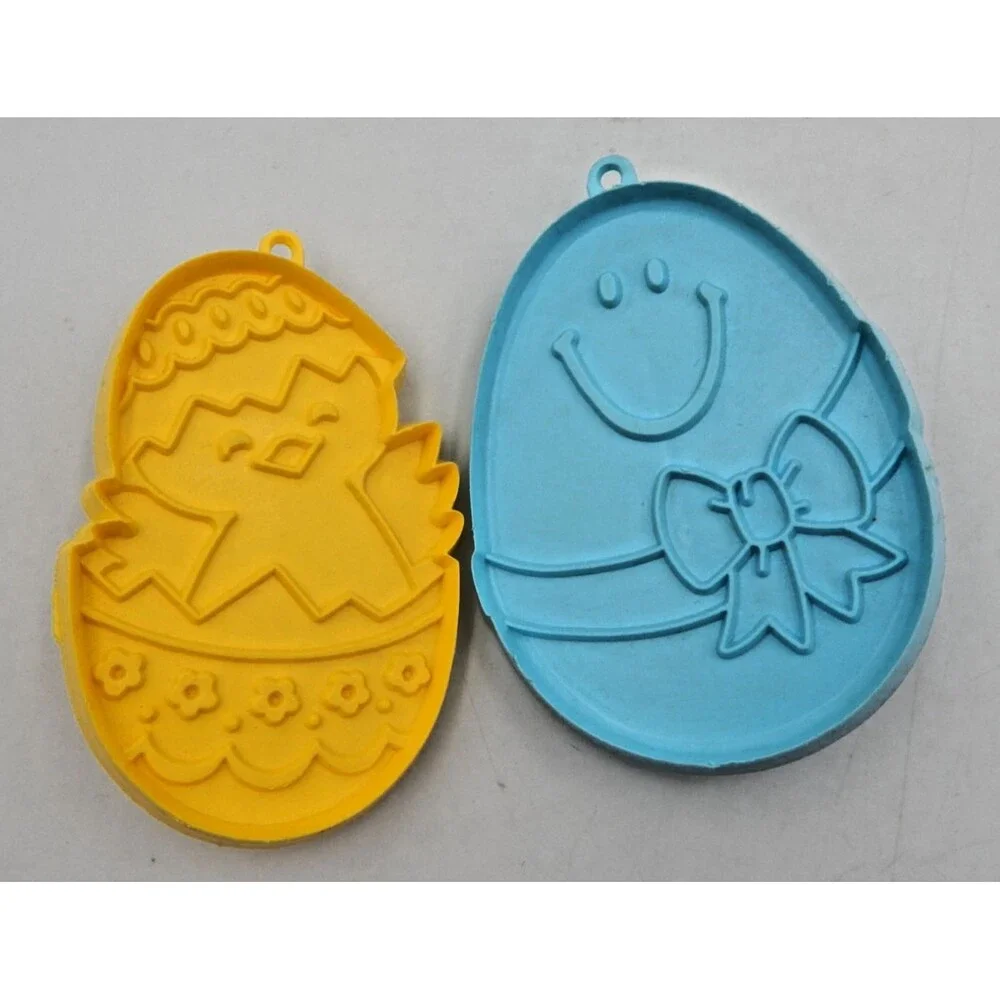 Hallmark Cards Holiday Cookie Cutters Ornaments Plastic Lot 10 1970 & 1980's